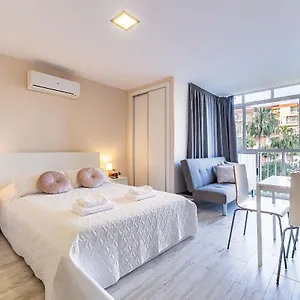 Sun Coast -- Superb With 4 Pools, Gardens&breakfast Apartamento Benalmádena